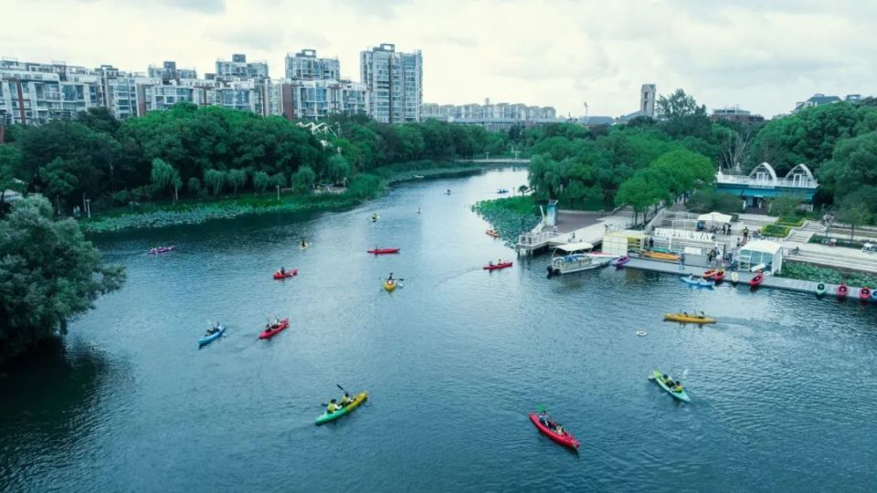 在欢声笑语 在欢声笑语