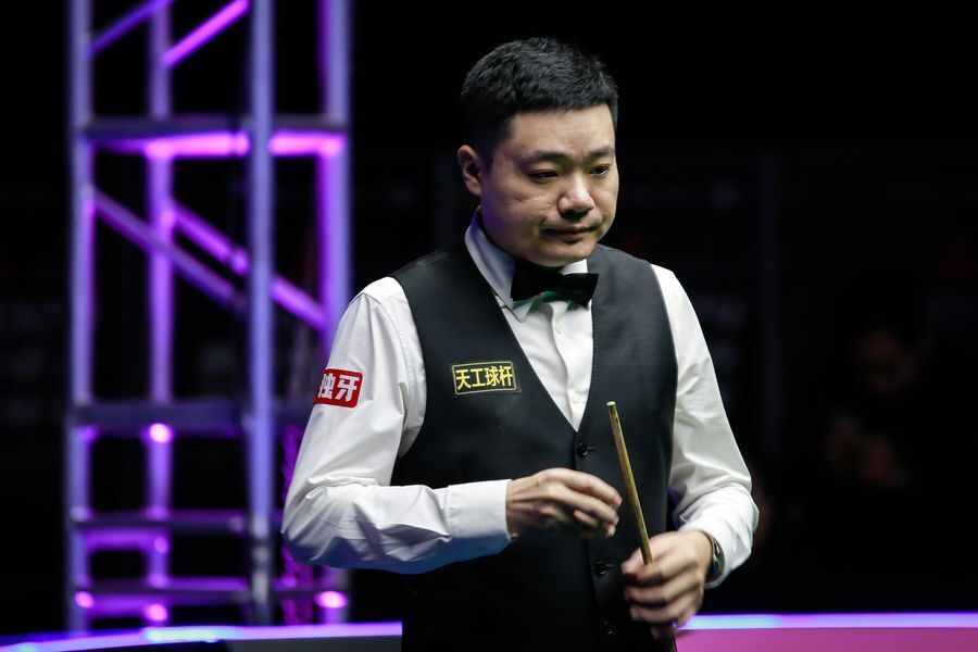 张安达的排, 尤利安 张安达的排, 尤利安