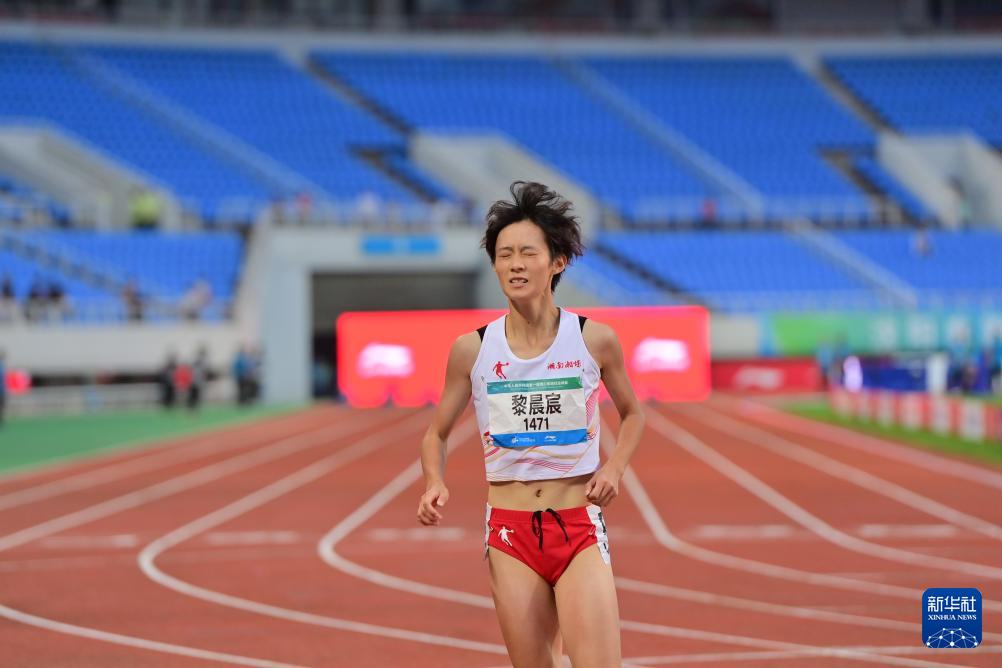 第一届全国, 新华社记者, cn 第一届全国, 新华社记者, cn