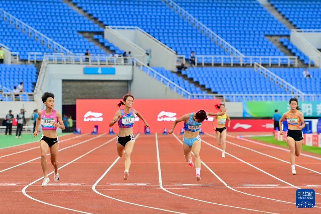 新华社记者, 吴青昊 新华社记者, 吴青昊