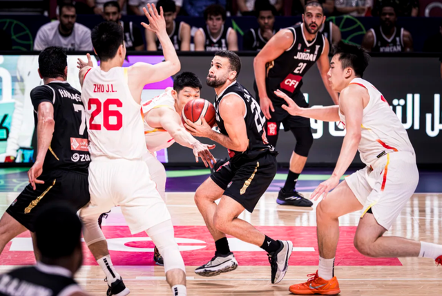 下半场, 次将领先优, 胡金秋是球 下半场, 次将领先优, 胡金秋是球