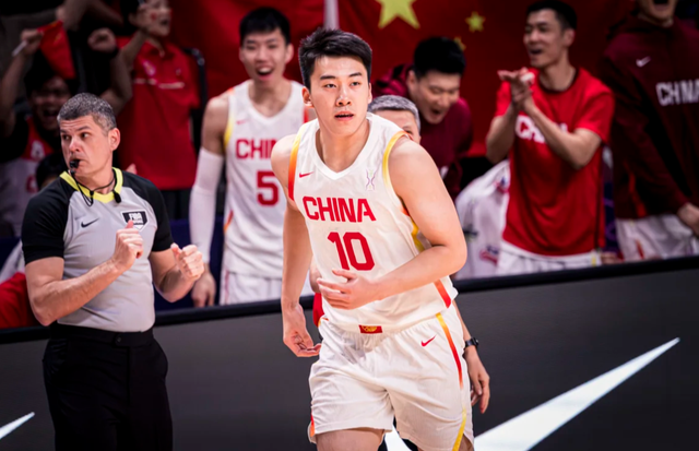 一度缩小到, 胡金秋等队 一度缩小到, 胡金秋等队