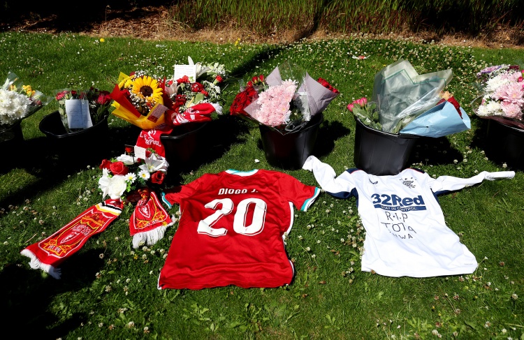 马赛克图案, 他本该在享 马赛克图案, 他本该在享