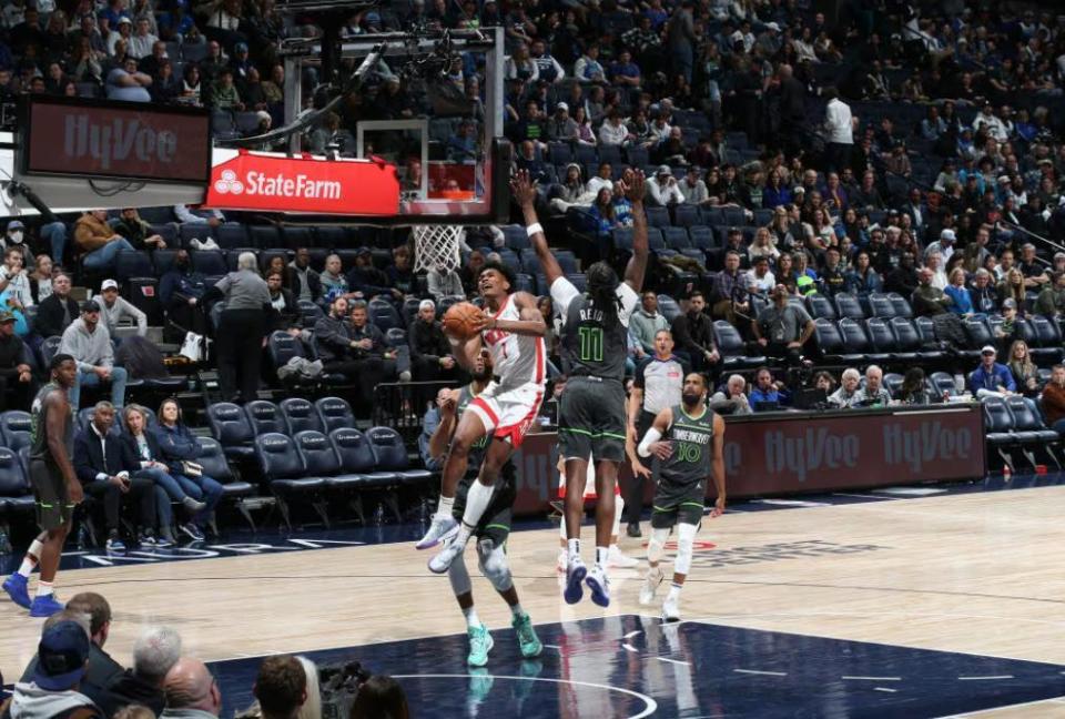 Fffif, 但火箭队仍, 奇的表现和