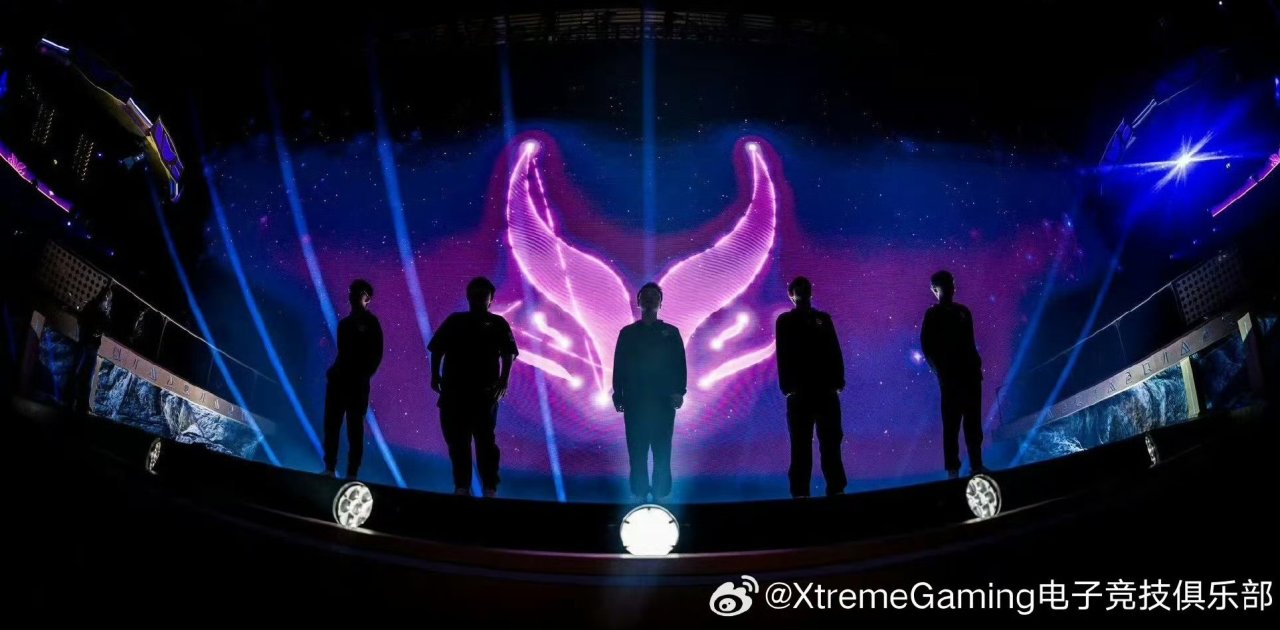 期待明年, amp, 境中的自我