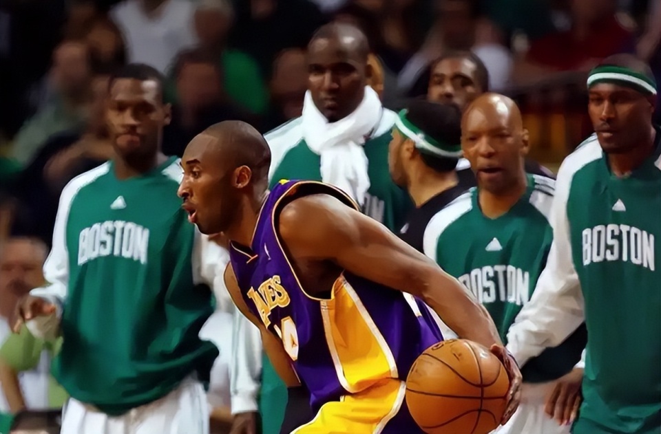 VP评选中, 这一年湖人, 助球队获得 VP评选中, 这一年湖人, 助球队获得